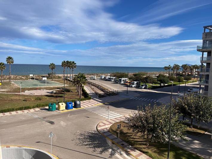 Apartamento para 6 personas, con jardín además de piscina y vistas en Daimuz