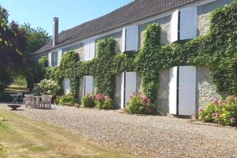 Cottage pour 14 personnes, avec jardin à Garancières
