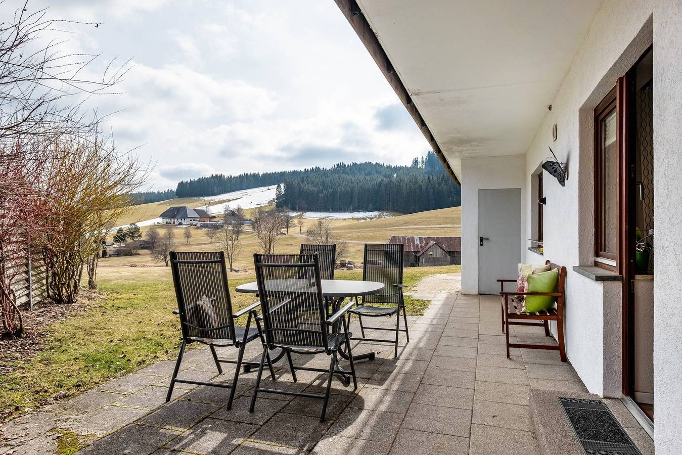 Ganze Wohnung, Ferienwohnung 'Schmetterlingswiese' mit Privatterrasse, Gemeinschaftsgarten und Wi-Fi in Waldau (Titisee-Neustadt), Titisee-Neustadt
