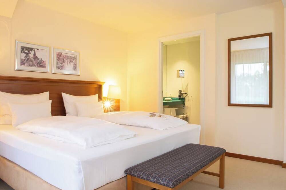 Romantic Room Nestled in Scenic Green Spaces with Direct Access to Park in Ootmarsum, Twente