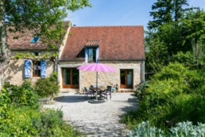 Gîte pour 4 personnes, avec terrasse ainsi que jardin et piscine à Payrac - 2