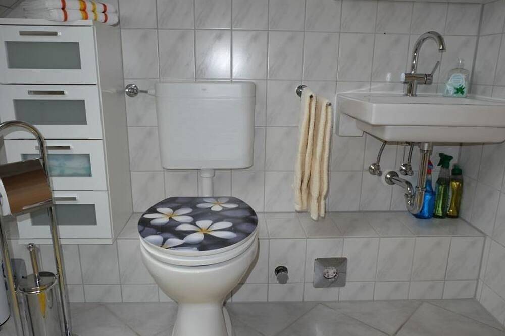 Ganze Wohnung, Ferienwohnungen am Brunnen - Ferienwohnung 2, Dusche, Wc, 1 Doppelzimmer in Rennerod, Westerwald