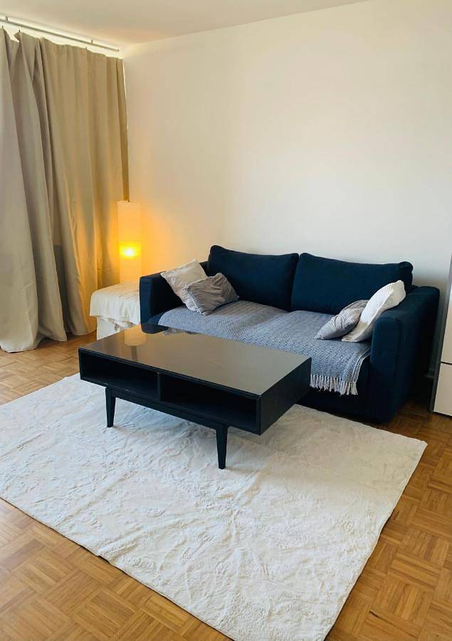 Ferienwohnung für 4 Personen, mit Balkon und Ausblick sowie Sauna in Größte Kirmes am Rhein