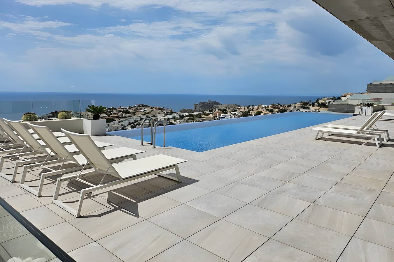 Ganze Wohnung, Ferienwohnung 'Blue Infinity 7' mit Meerblick, Wi-Fi und Klimaanlage in Poble Nou de Benitatxell, Costa Blanca