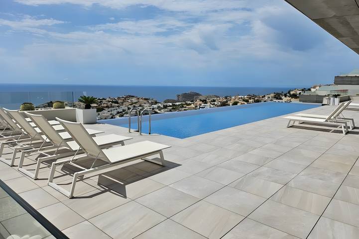 Apartamento para 6 personas, con Balcón y Jacuzzi además de Piscina para niños y Sauna en Benitachell