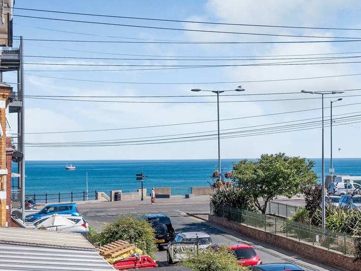 Log cabin for 12 people, with garden in Bridlington