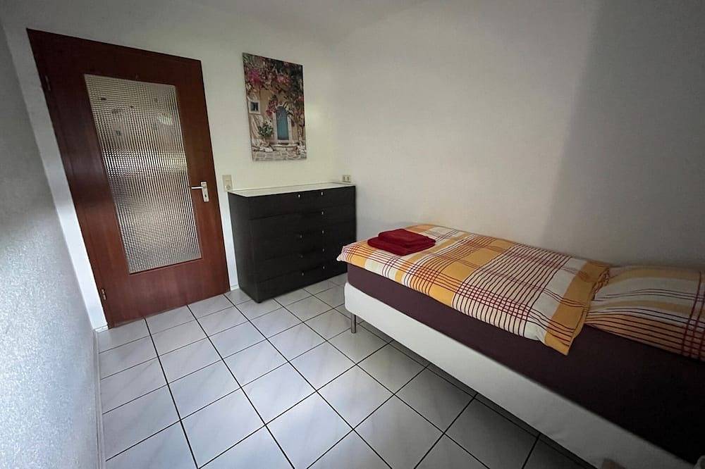 Ganze Wohnung, 3 Room Appartment (70 m2) with 2 Bedrooms, Balcony & Garage in Neckarsulm, Kurpfalz