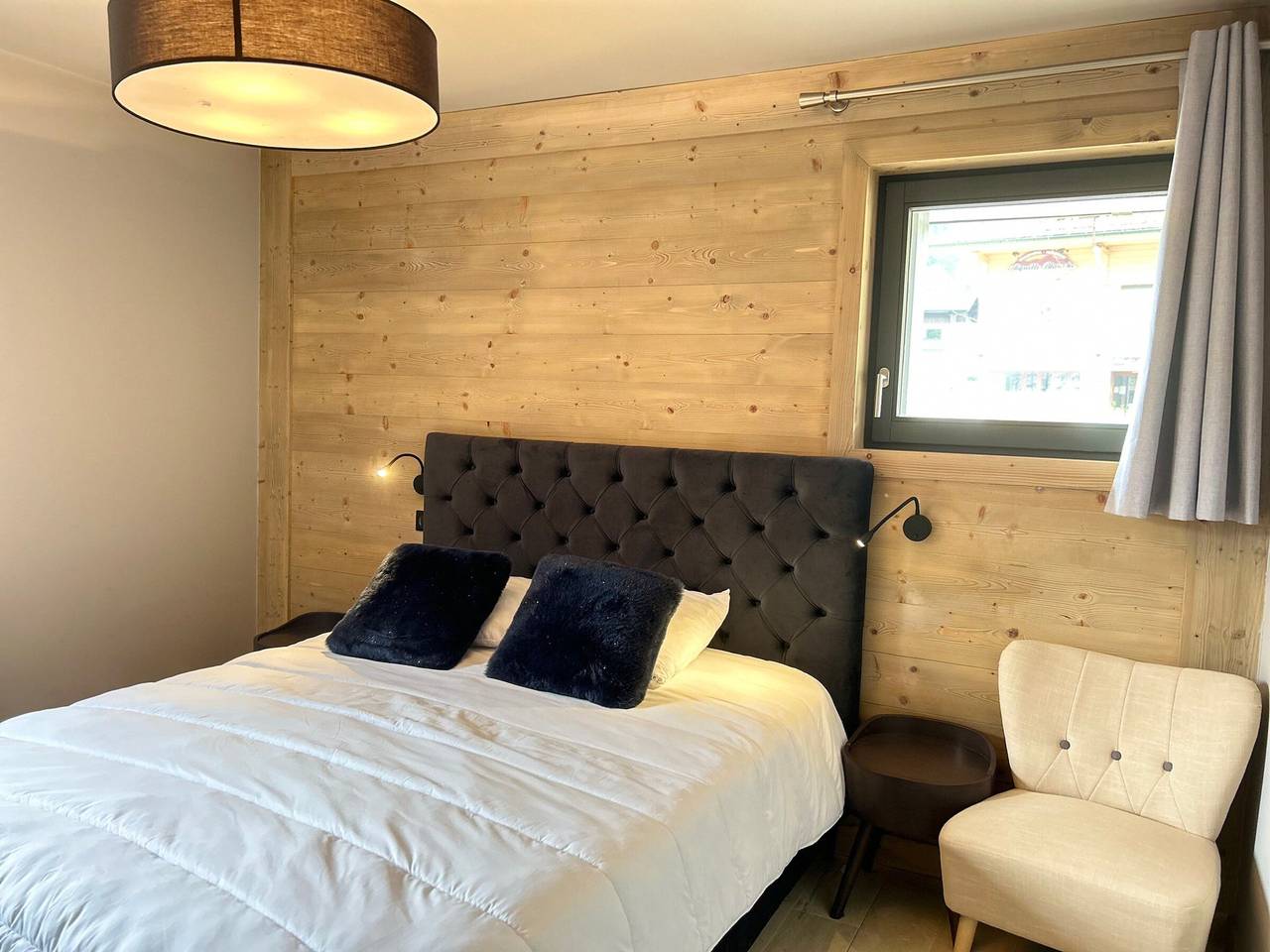 Entire apartment, Luxury Ski-in/Ski-out Apartment, Central Les Gets, Sleeps 10 in Les Gets, Les Portes du Soleil