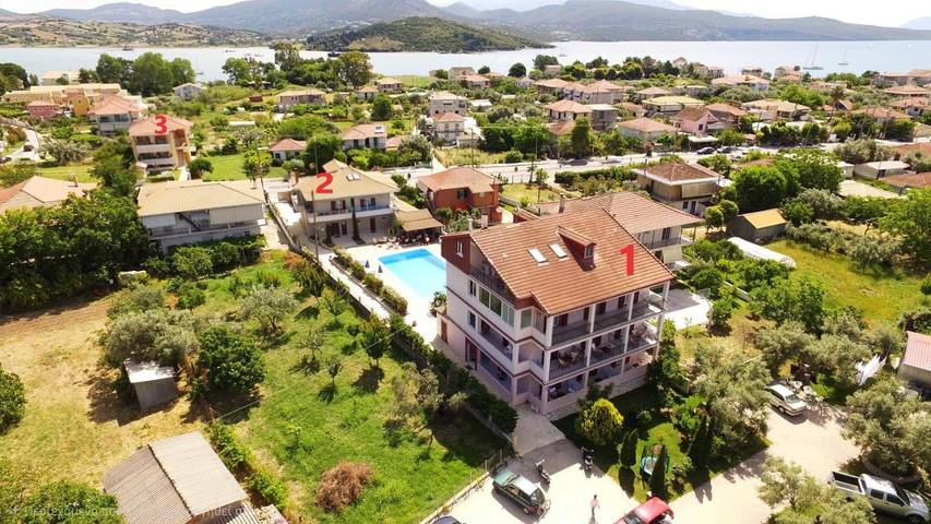 Appart’hôtel pour 2 personnes, avec Balcon et Terrasse ainsi que Jardin et Bassin pour enfant