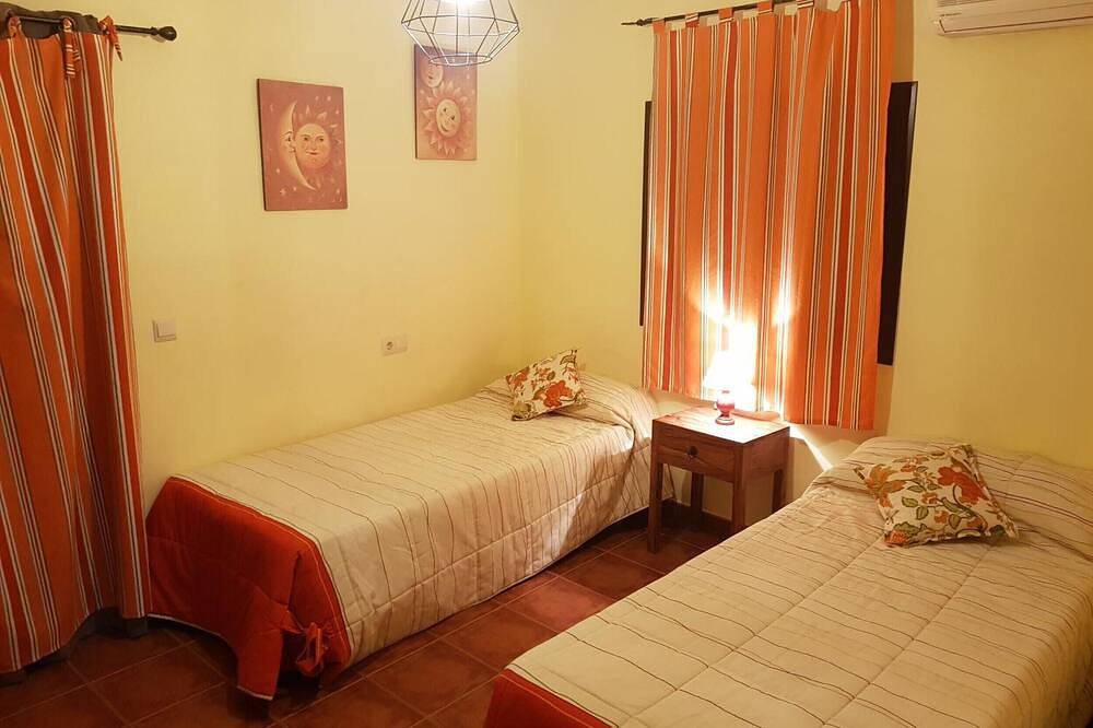 Country House 'Casa Ignacio' with Mountain View, Wi-Fi and Air Conditioning in Arriate, Málaga Province
