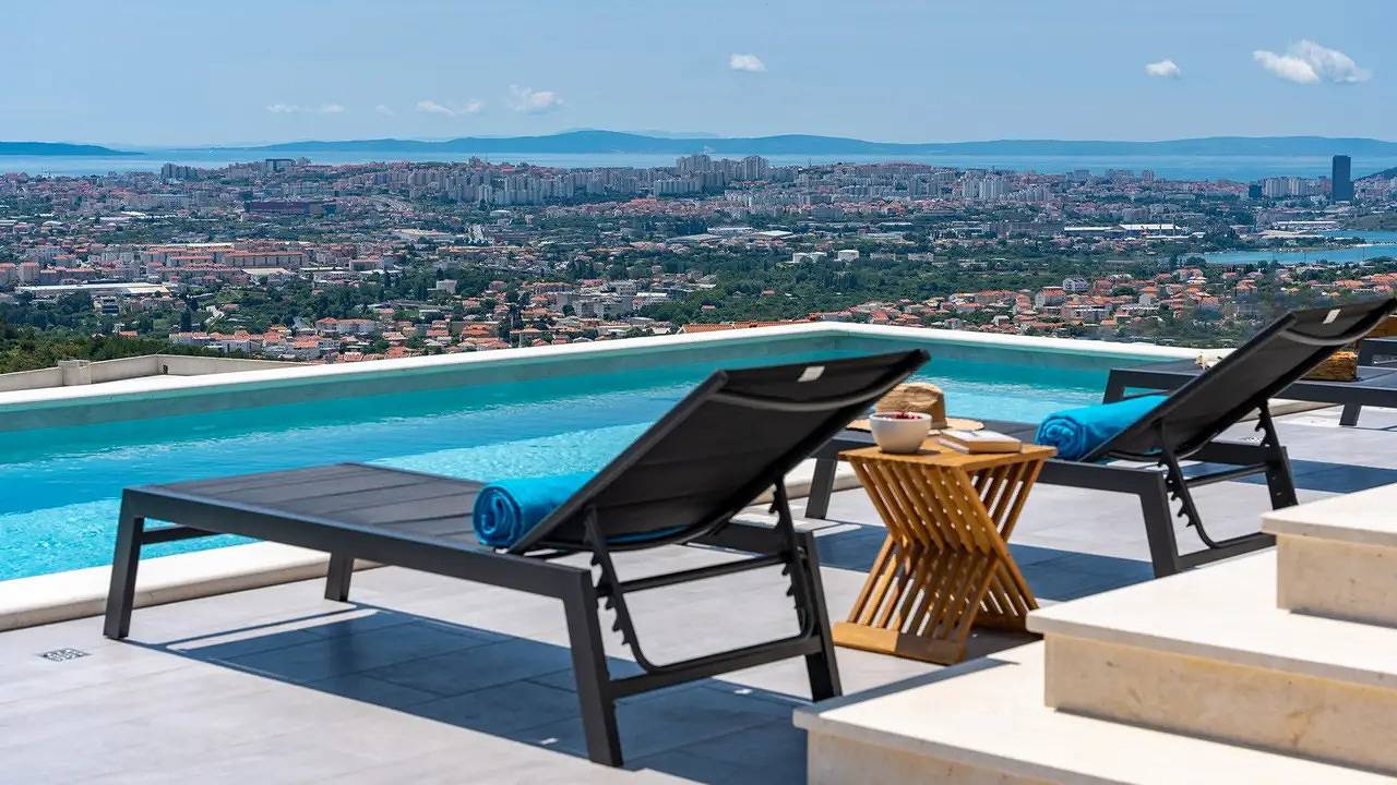 Villa für 8 Personen (300 m²) in Klis in Klis, Split-Dalmatia