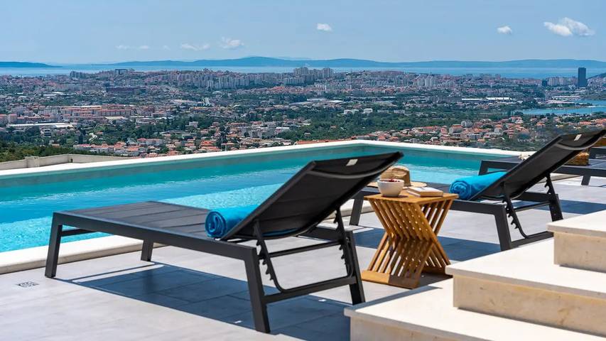 Villa for 8 personer, med badebasseng og terrasse - 1
