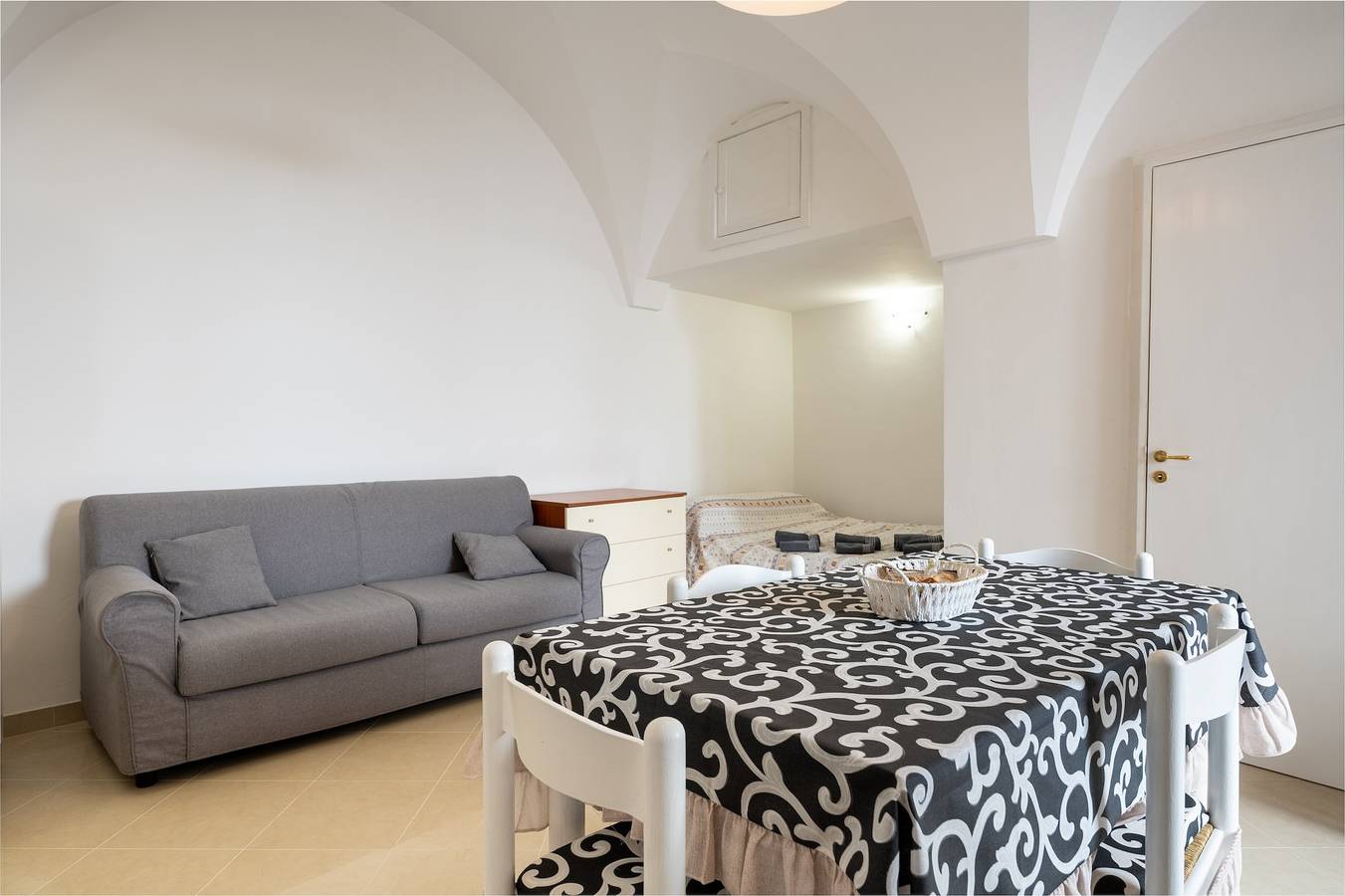 Ganzes Studio, Einzimmerapartment 'Casa Roby' mit Wlan und Klimaanlage in Ceglie Messapica, Salento