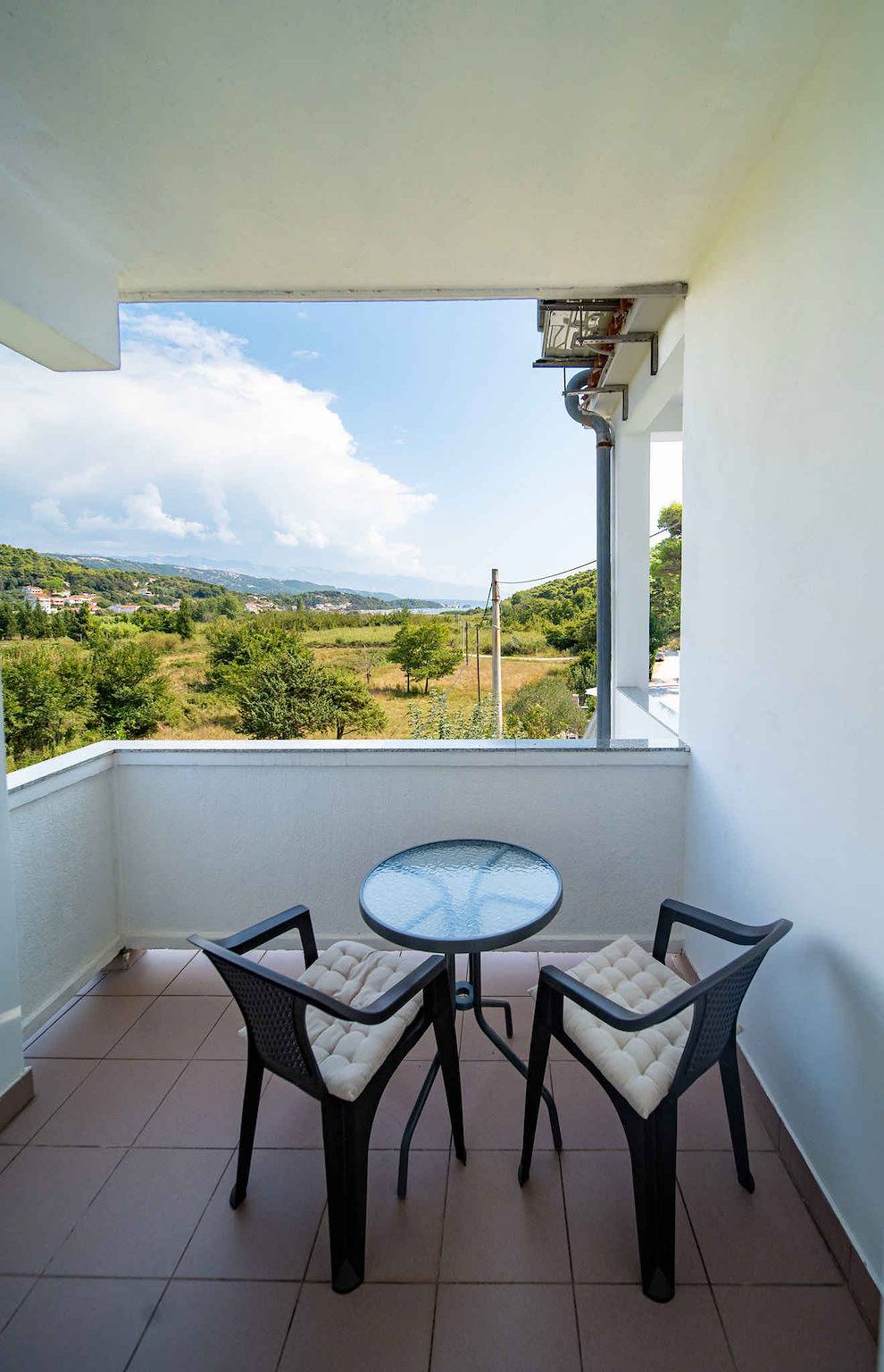 Ganze Ferienwohnung, Ferienwohnung mit Pool und Garten in Kampor, Rab