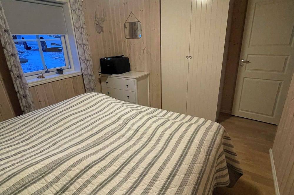 Lovely,modern and well equipped home in nature, ready for hiking in Seljestad.   in Odda