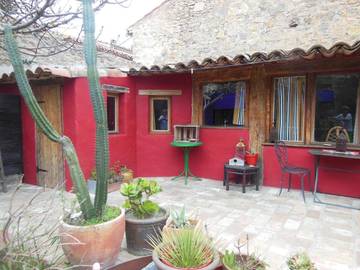 Gîte pour 2 personnes, avec vue et jardin à Villesèque-des-Corbières