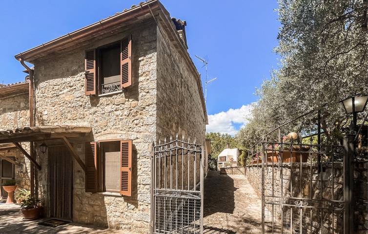 Casa vacanza per 4 persone, con Terrazza e Giardino a Todi