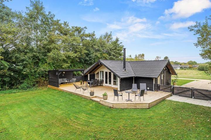 Villa für 6 Personen, mit Balkon/Terrasse und Garten sowie Sauna in Jegum