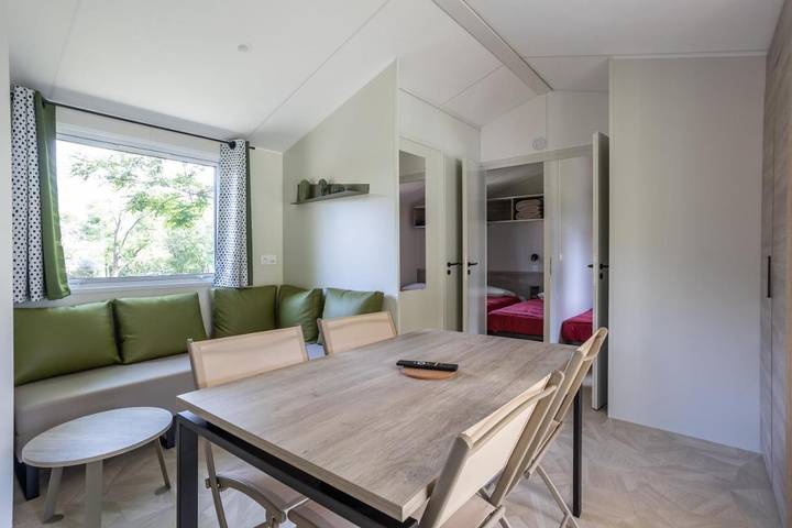 Location de vacances pour 4 personnes, avec piscine ainsi que vue et jardin, animaux acceptés à Baratier - 4