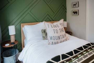 Chalet for 4 Guests in La Conception, Mont-Tremblant, Picture 3