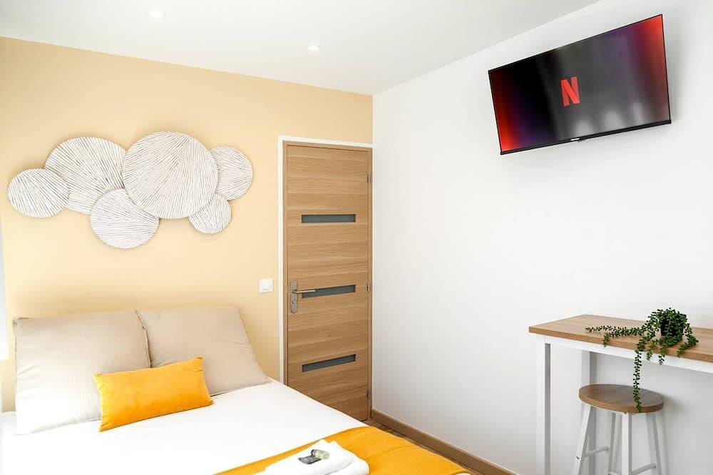 Entire apartment, Hoche A 12 - Studio Apartment, Sleeps 2 in Le Pré-Saint-Gervais, Seine-Saint-Denis
