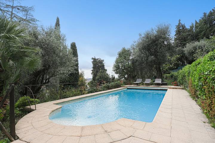Ferienhaus für 4 Personen, mit Terrasse und Pool sowie Garten