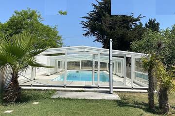 Cottage pour 4 personnes, avec jardin et piscine dans Plage des Boulassiers