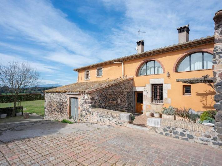 Casa rural para 12 personas, con Terraza además de Jardín y Piscina en Riudellots de la Selva - 2