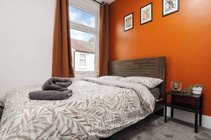 Work & Unwind | Free Parking | Near Sefton Park in Liverpool, Merseyside