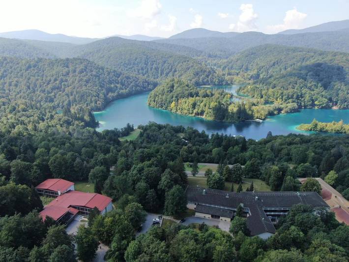 Hôtel pour 3 personnes, avec terrasse et jardin, animaux acceptés dans Plitvička Jezera