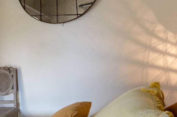 Gîte pour 2 personnes, avec terrasse ainsi que jardin et piscine à Lagnes - 3