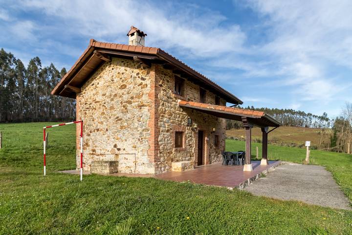 Chalet para 6 personas, con Balcón además de Jacuzzi y Jardín en Cantabria - 4