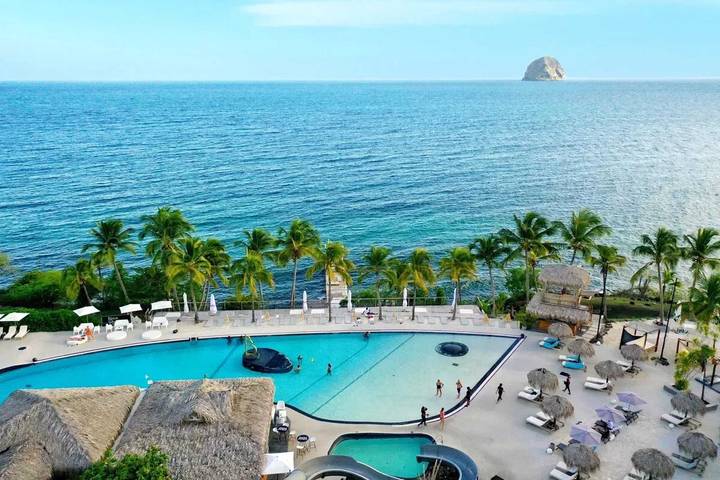 Gîte pour 2 personnes, avec piscine et balcon à Le Diamant - 3