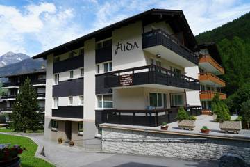 Hütte für 4 Personen, mit Ausblick und Garten, kinderfreundlich in Saas-Fee