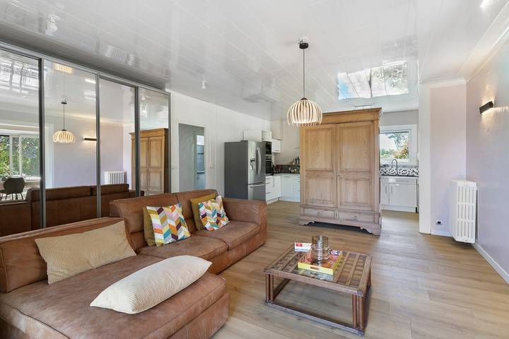 Casa vacacional Le Triton de Bergerac, villa moderna con piscina y gran parque arbolado in Bergerac, Périgord Pourpre