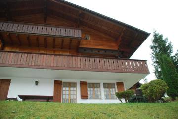 Gîte pour 6 personnes, avec vue et balcon dans Schwarzsee