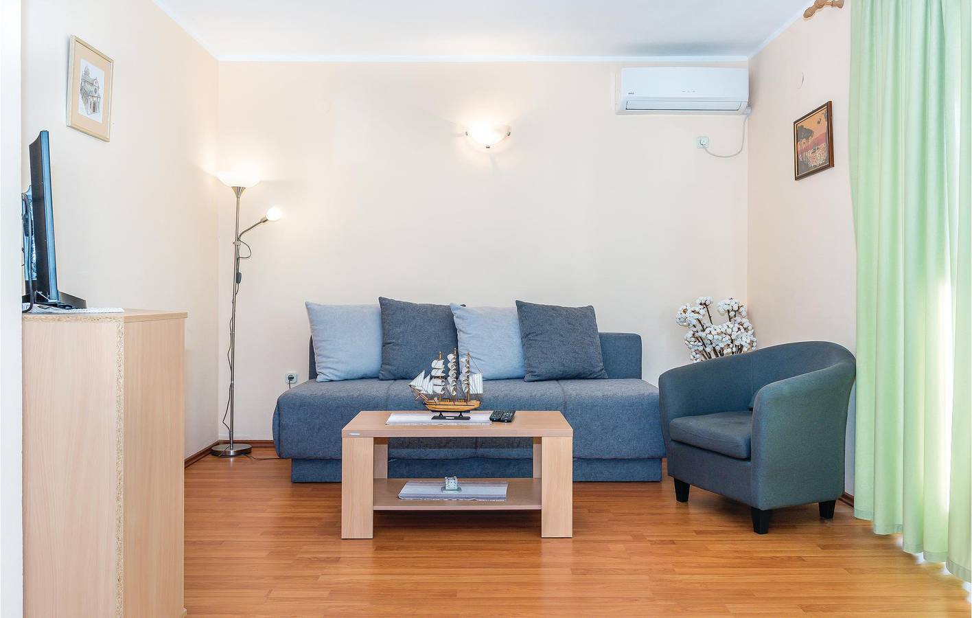 Ganze Ferienwohnung, Ferienwohnung für 6 Personen mit Terrasse in Raslina, Šibenik-Knin