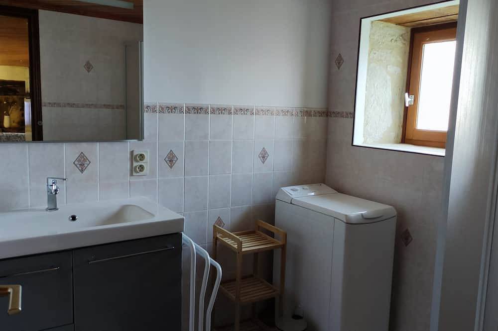 Country house with enclosed garden between Quercy and Périgord in Salviac, Lot