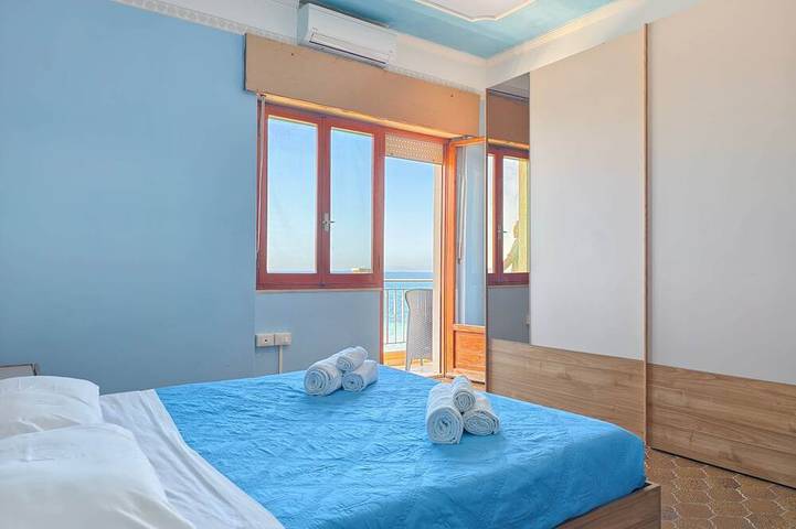 Villa Nina | Accesso diretto Spiaggia, giardino e Vista Mare in Poetto (Cagliari), Quartu Sant'Elena