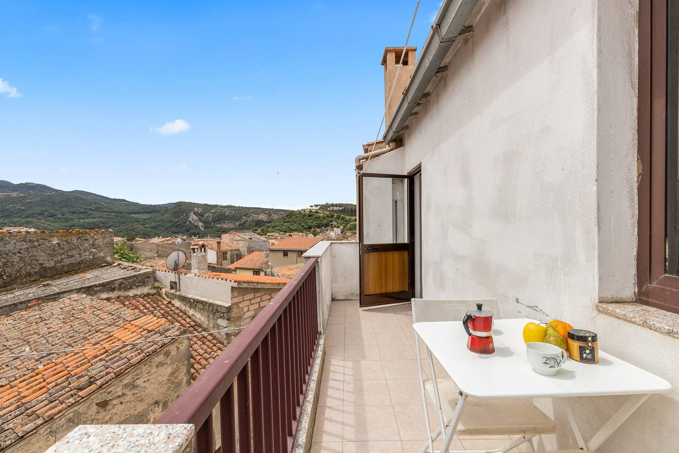 Ferienhaus 'La Casetta - Meer und Berge' mit Blick auf die Berge, Balkon und Wi-Fi in Scano di Montiferro, Sardinien