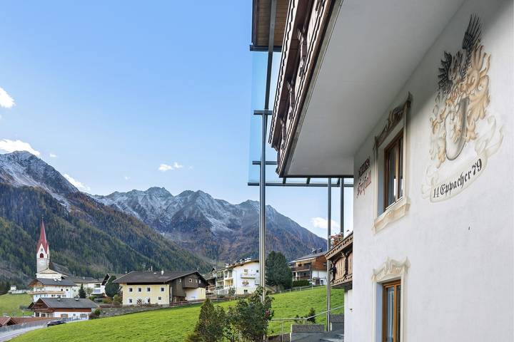 Chambre 'Haus Kristall - Double' avec vue sur la montagne, jardin commun et Wi-Fi in Selva dei Molini, Alpes de Zillertal