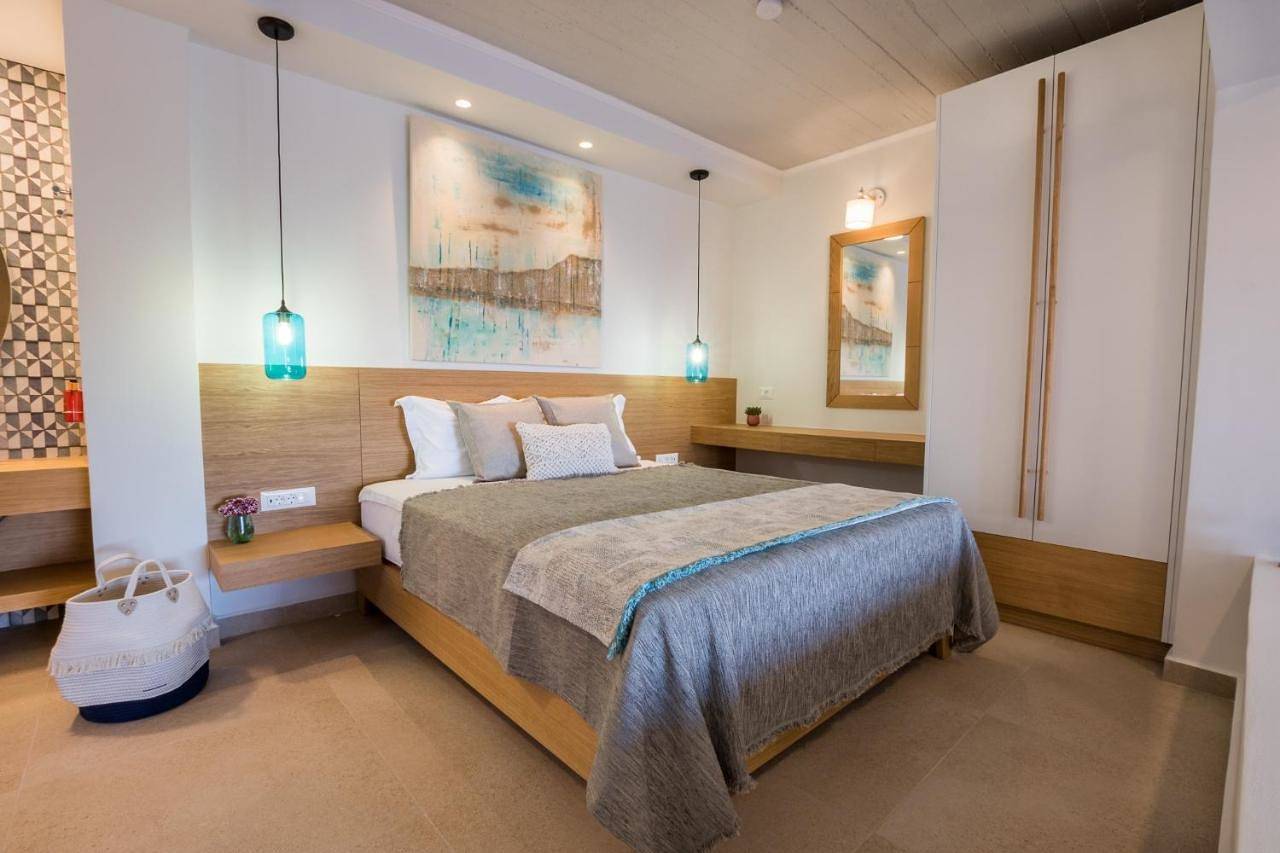 Villa with Private Pool in Mirtonas, Karpathos