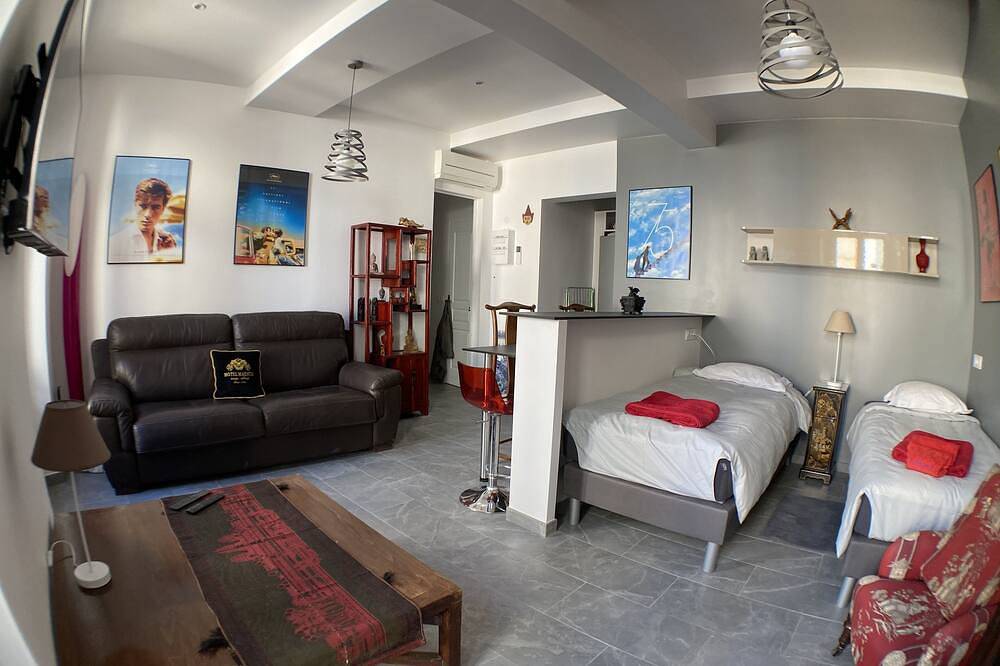 Sta2 In der Nähe von Sea & Congress, in Cannes, Mittelmeerküste (Frankreich)