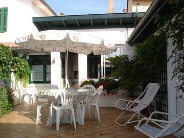 Gîte pour 6 personnes, avec terrasse dans Taussat