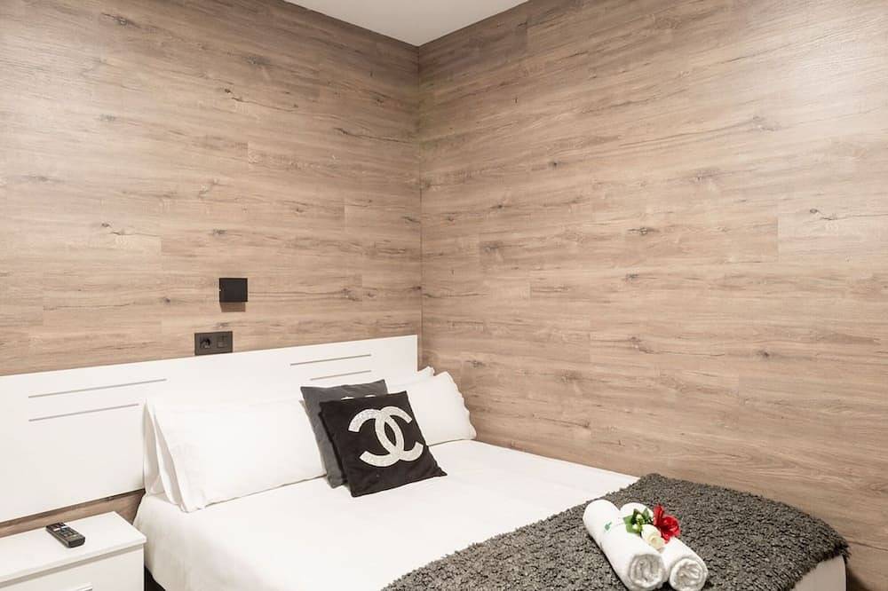 Cozy Double Room with Bathroom Gran Via | R134 in Centro (Madrid), Madrid