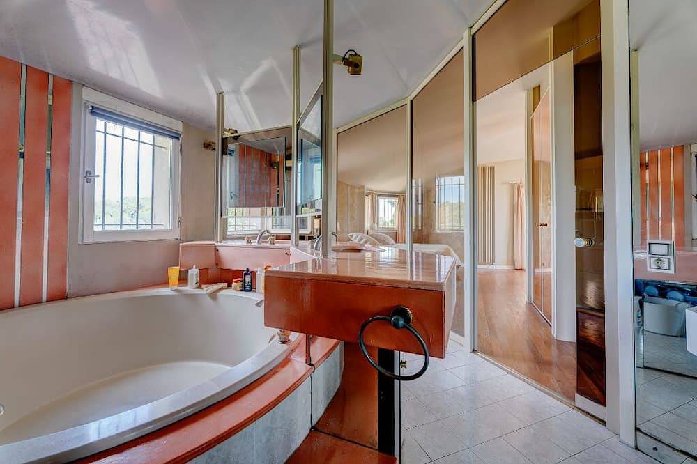 Superb villa in an exceptional location in Mougins, Mittelmeerküste (Frankreich)