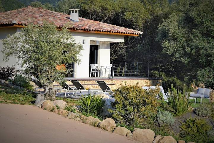 Location de vacances pour 4 personnes, avec Terrasse et Jardin à Sari-d'Orcino