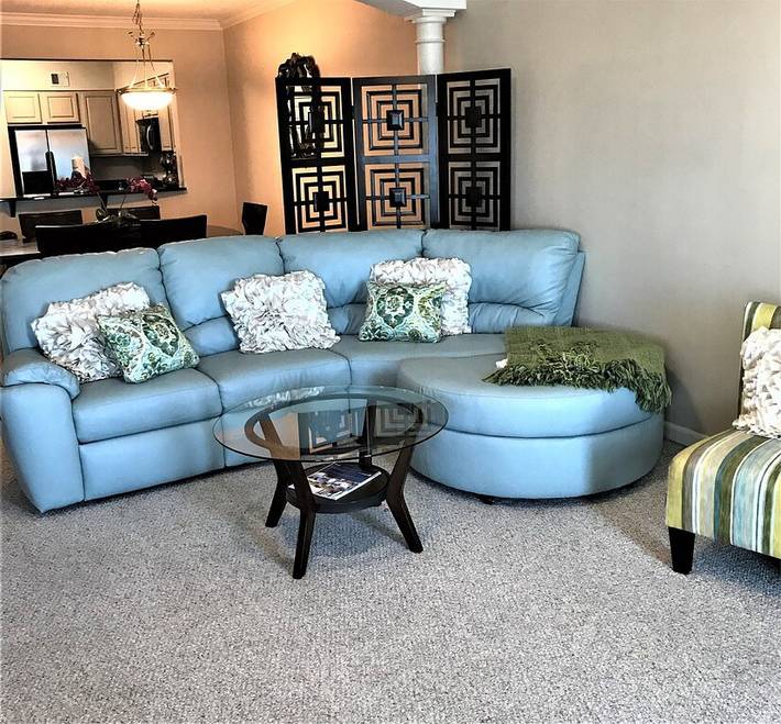 Vacation rental for 4 people, with hot tub and sauna as well as balcony and pool in Gulfport