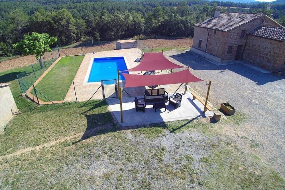 Erfreut sich einer natürlichen Umgebung in einem schönen Landhaus in Olius, Lleida Provinz