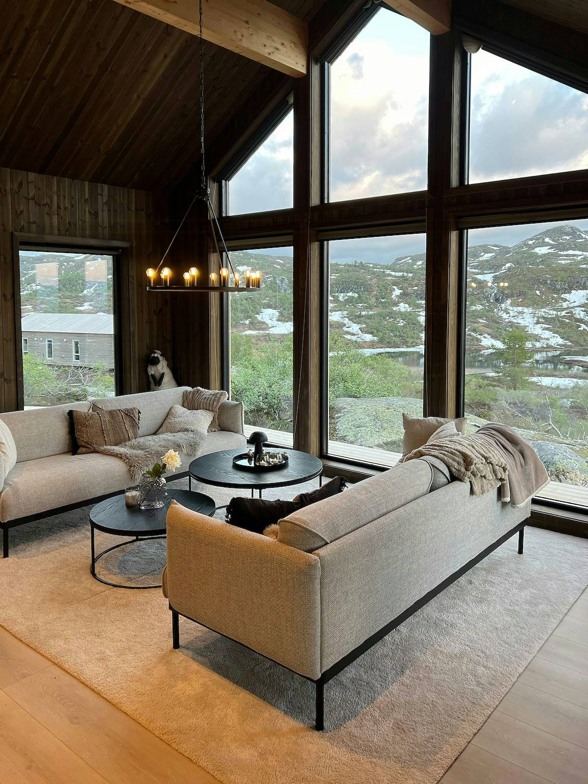 Off-Grid-Hütte mit Blick auf die Berge in Valle